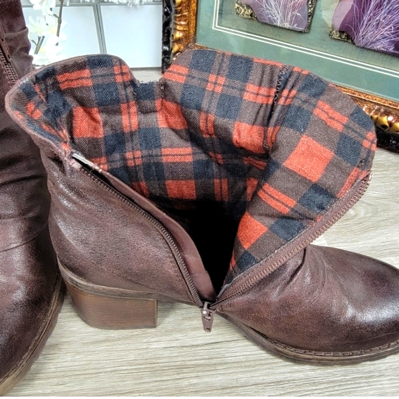 Bare Traps Dixie booties, size 8 - Picture 6 of 7